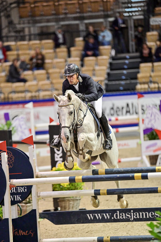 SH Holstein International  21-24.10.2021 Neumünster | Forkert, Hergen - Casilllas _1 