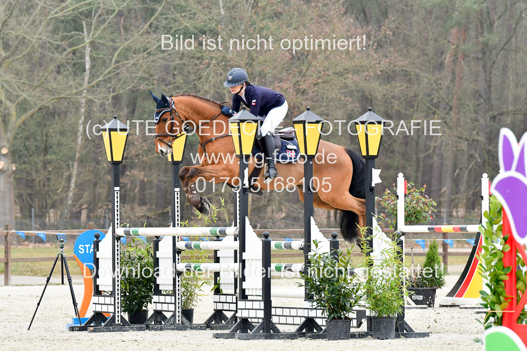  | Laumann, Emilie 270322_01 