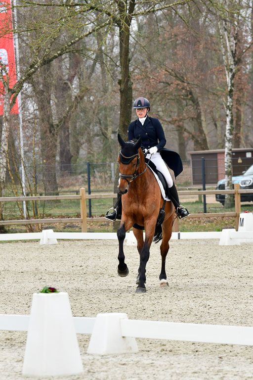  | Spiering, Nele 270322_02 