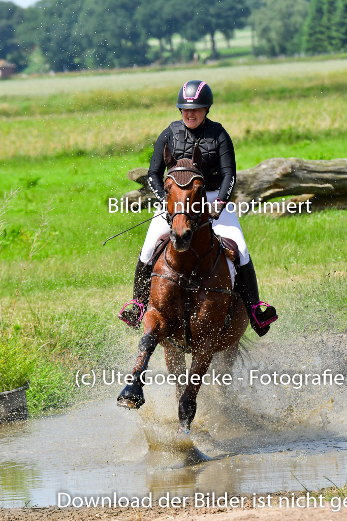 Goldene Schärpe PFerde  in Löningen  11+12.6.22 | 11062022 - Gelände 1 Abt_1225 