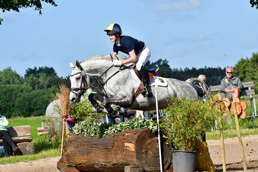 Goldene Schärpe PFerde  in Löningen  11+12.6.22 | 11062022 - Gelände 1 Abt_0343 