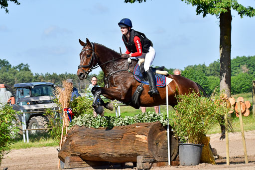 Goldene Schärpe PFerde  in Löningen  11+12.6.22 | 11062022 - Gelände 1 Abt_0368 