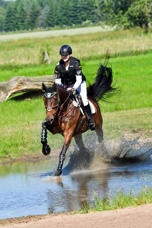 Goldene Schärpe PFerde  in Löningen  11+12.6.22 | 11062022 - Gelände 1 Abt_0387 