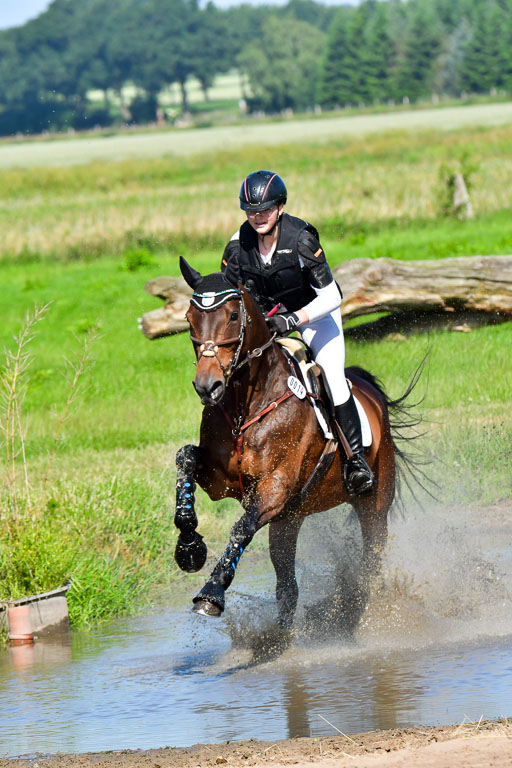 Goldene Schärpe PFerde  in Löningen  11+12.6.22 | 11062022 - Gelände 1 Abt_0389 