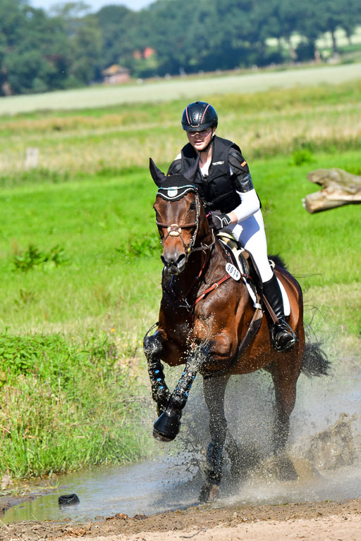 Goldene Schärpe PFerde  in Löningen  11+12.6.22 | 11062022 - Gelände 1 Abt_0391 