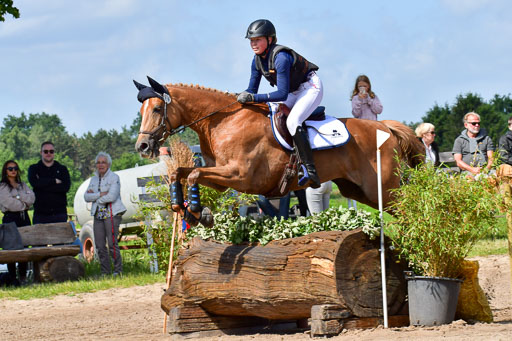 Goldene Schärpe Pferde  in Löningen  11+12.6.22 | 11062022 - Gelände 1 Abt_0551 