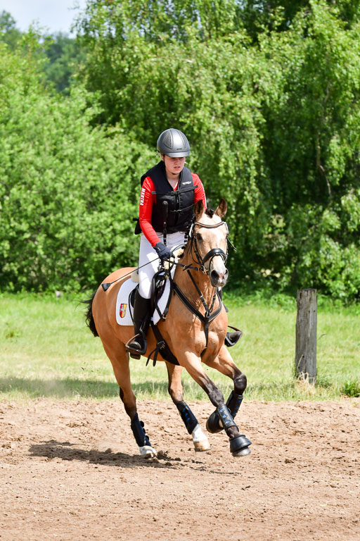Goldene Schärpe Pferde  in Löningen  11+12.6.22 | 11062022 - Gelände 1 Abt_1047 