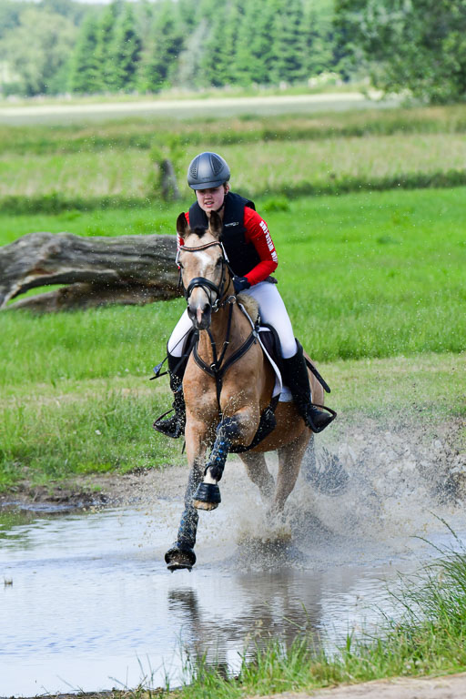 Goldene Schärpe Pferde  in Löningen  11+12.6.22 | 11062022 - Gelände 1 Abt_1055 