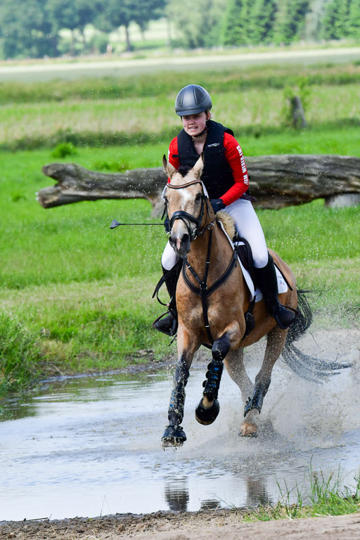 Goldene Schärpe Pferde  in Löningen  11+12.6.22 | 11062022 - Gelände 1 Abt_1058 