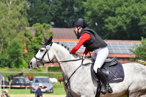 Goldene Schärpe PFerde  in Löningen  11+12.6.22 | 11062022 - Gelände 737 Abt 