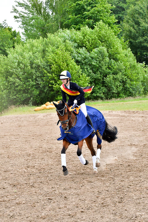 Goldene Schärpe PFerde  in Löningen  11+12.6.22 | 12062022 Siegerehrung_234 