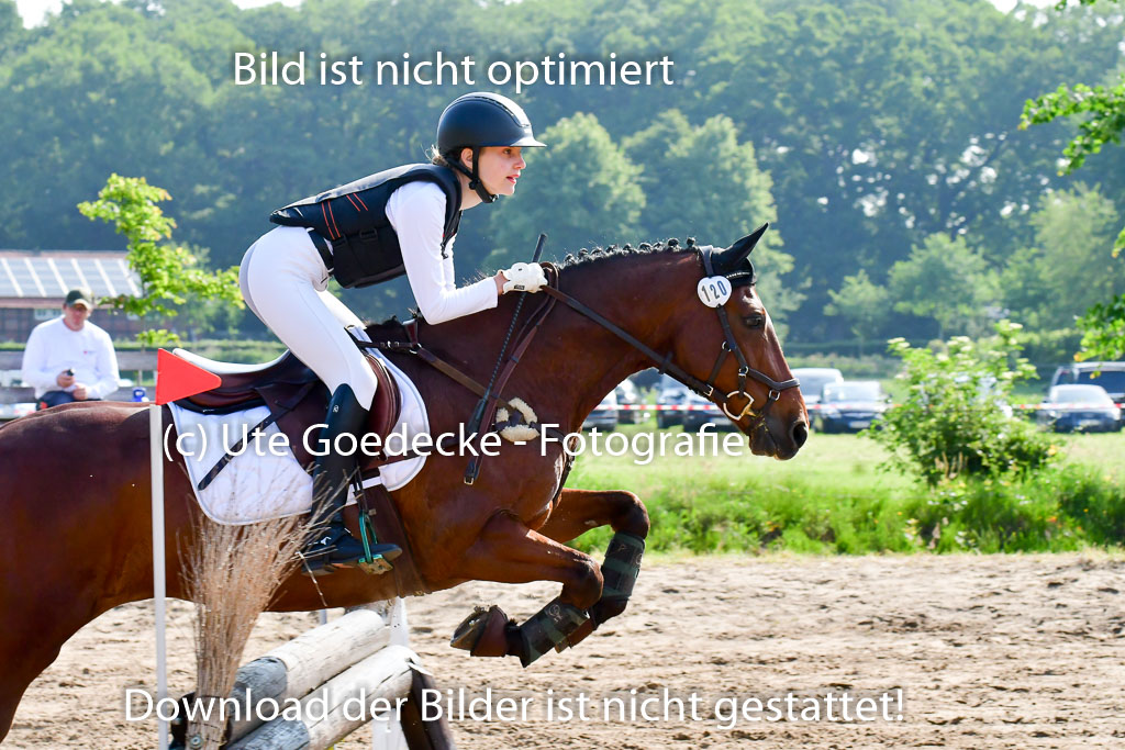 Goldene Schärpe Ponys in Löningen 4+5.6.22 | 04062022 - Gelände 1 Abt _0148