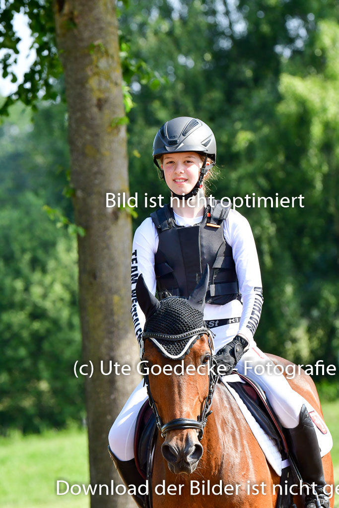 Goldene Schärpe Ponys in Löningen  4+5.6.22 | 04062022 - Gelände 1 Abt _0155 