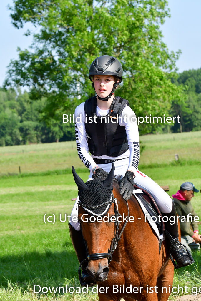 Goldene Schärpe Ponys in Löningen 4+5.6.22 | 04062022 - Gelände 1 Abt _0193