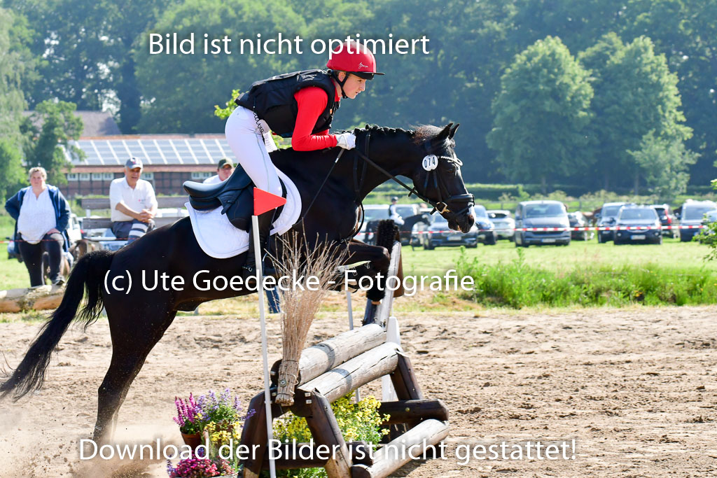 Goldene Schärpe Ponys in Löningen 4+5.6.22 | 04062022 - Gelände 1 Abt _0257