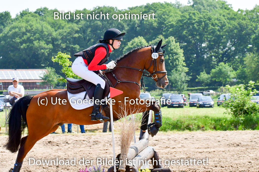 Goldene Schärpe Ponys in Löningen 4+5.6.22 | 04062022 - Gelände 1 Abt _0526