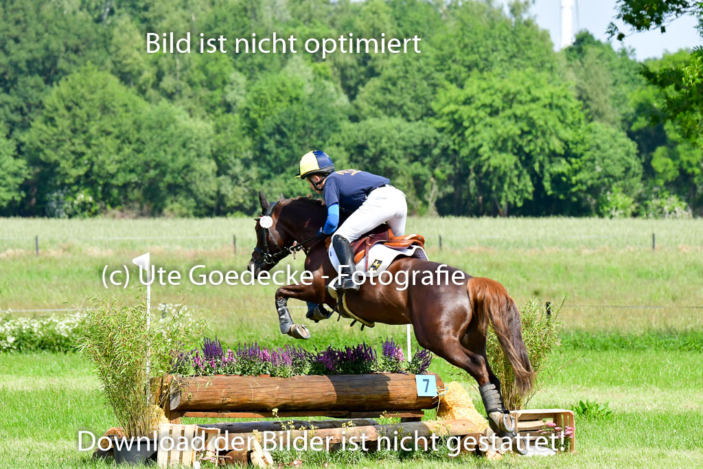 Goldene Schärpe Ponys in Löningen 4+5.6.22 | 04062022 - Gelände 1 Abt _0542