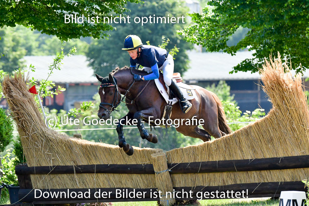 Goldene Schärpe Ponys in Löningen 4+5.6.22 | 04062022 - Gelände 1 Abt _0554