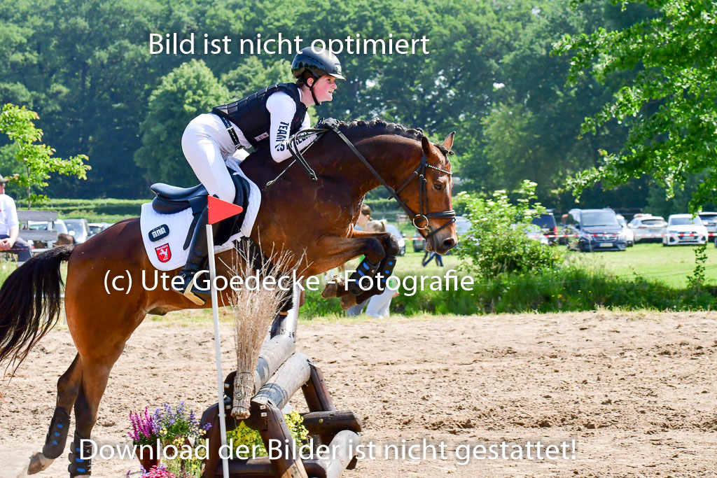Goldene Schärpe Ponys in Löningen 4+5.6.22 | 04062022 - Gelände 1 Abt _0637
