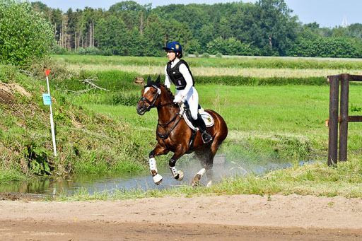 Goldene Schärpe Ponys in Löningen  4+5.6.22 | 04062022 - Gelände 1 Abt _0115 