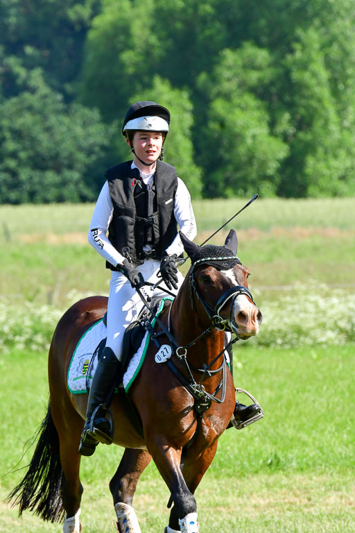 Goldene Schärpe Ponys in Löningen  4+5.6.22 | 04062022 - Gelände 1 Abt _0216 