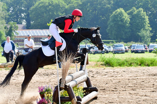 Goldene Schärpe Ponys in Löningen  4+5.6.22 | 04062022 - Gelände 1 Abt _0257 