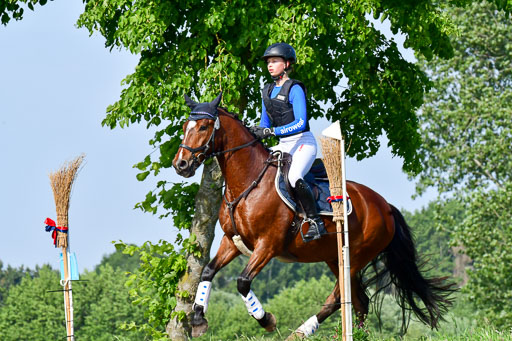 Goldene Schärpe Ponys in Löningen  4+5.6.22 | 04062022 - Gelände 1 Abt _0322 