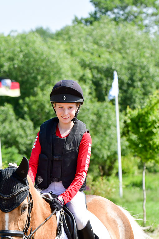 Goldene Schärpe Ponys in Löningen  4+5.6.22 | 04062022 - Gelände 1 Abt _0446 