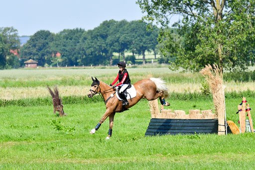 Goldene Schärpe Ponys in Löningen  4+5.6.22 | 04062022 - Gelände 1 Abt _0449 