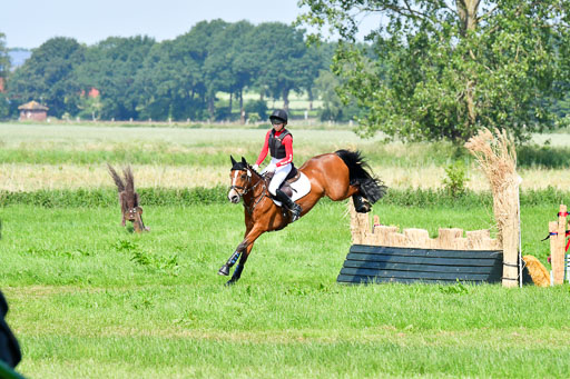 Goldene Schärpe Ponys in Löningen  4+5.6.22 | 04062022 - Gelände 1 Abt _0523 