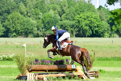 Goldene Schärpe Ponys in Löningen  4+5.6.22 | 04062022 - Gelände 1 Abt _0542 