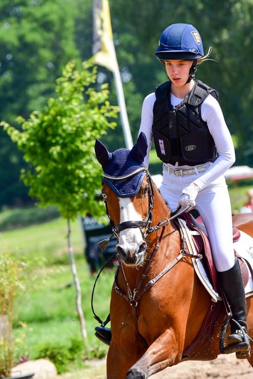 Goldene Schärpe Ponys in Löningen  4+5.6.22 | 04062022 - Gelände 1 Abt _0573 