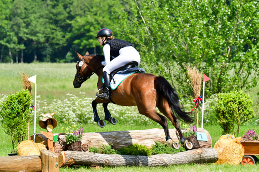 Goldene Schärpe Ponys in Löningen  4+5.6.22 | 04062022 - Gelände 1 Abt _0647 