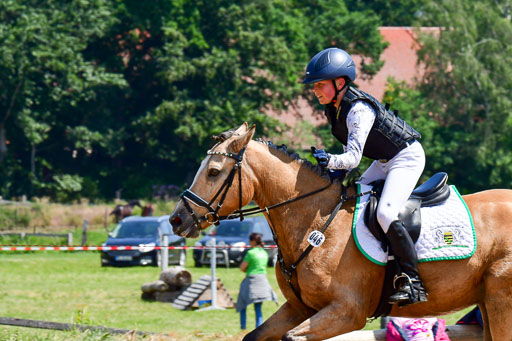 Goldene Schärpe Ponys in Löningen  4+5.6.22 | 04062022 - Gelände 1 Abt _0849 