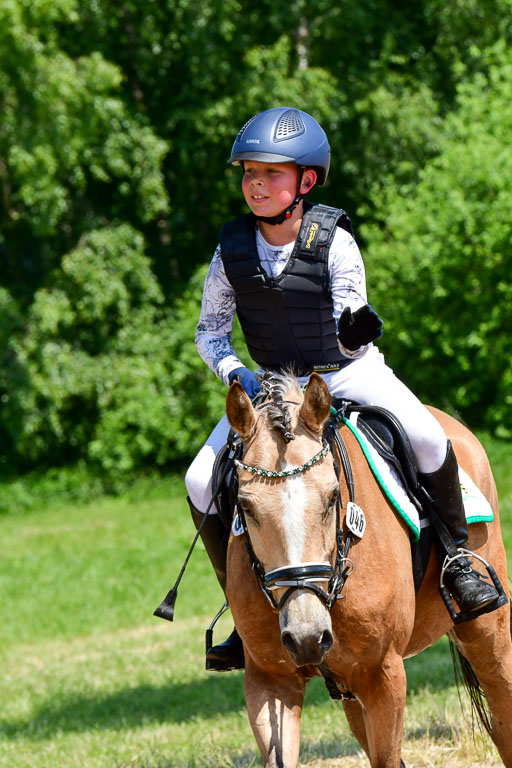 Goldene Schärpe Ponys in Löningen  4+5.6.22 | 04062022 - Gelände 1 Abt _0853 