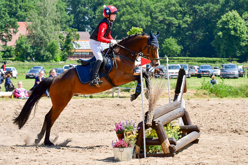 Goldene Schärpe Ponys in Löningen  4+5.6.22 | 04062022 - Gelände 1 Abt _0854 