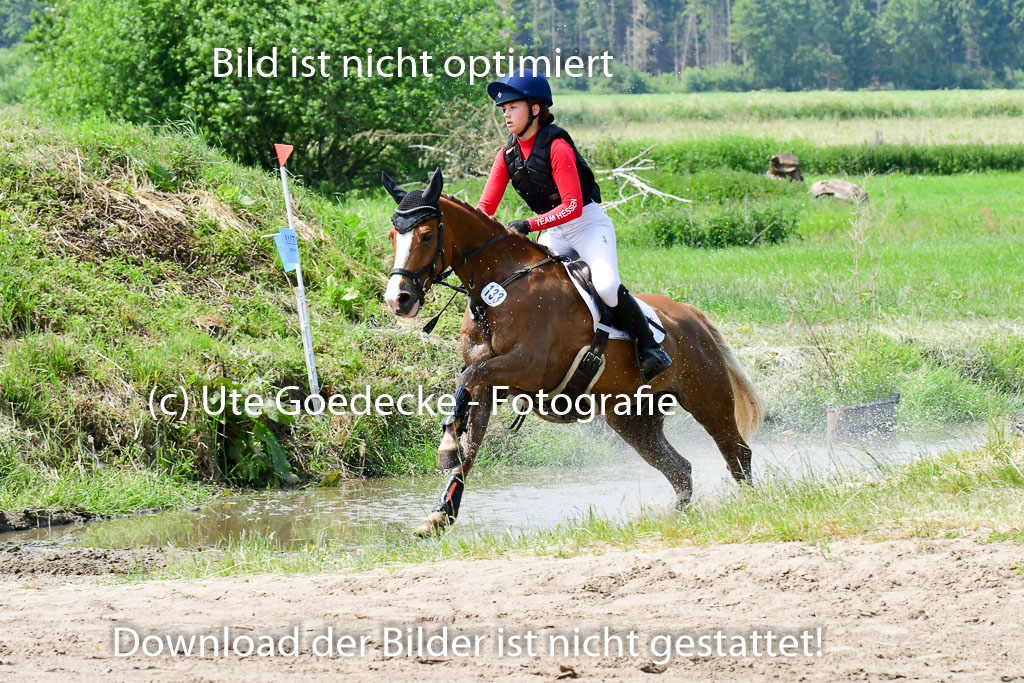 Goldene Schärpe Ponys in Löningen  4+5.6.22 | 04062022 - Gelände  2 Abt _078 