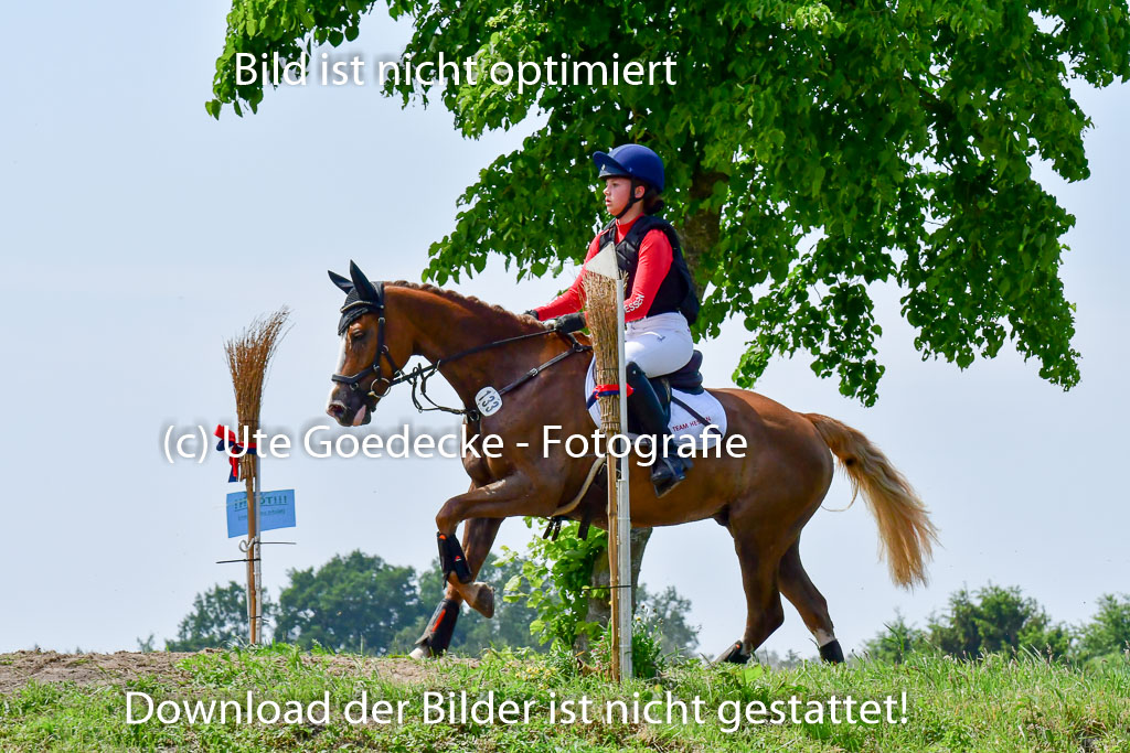 Goldene Schärpe Ponys in Löningen  4+5.6.22 | 04062022 - Gelände  2 Abt _084 