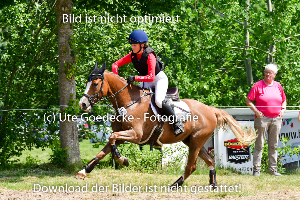 Goldene Schärpe Ponys in Löningen  4+5.6.22 | 04062022 - Gelände  2 Abt _088 