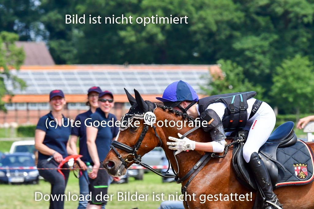 Goldene Schärpe Ponys in Löningen  4+5.6.22 | 04062022 - Gelände  2 Abt _173 