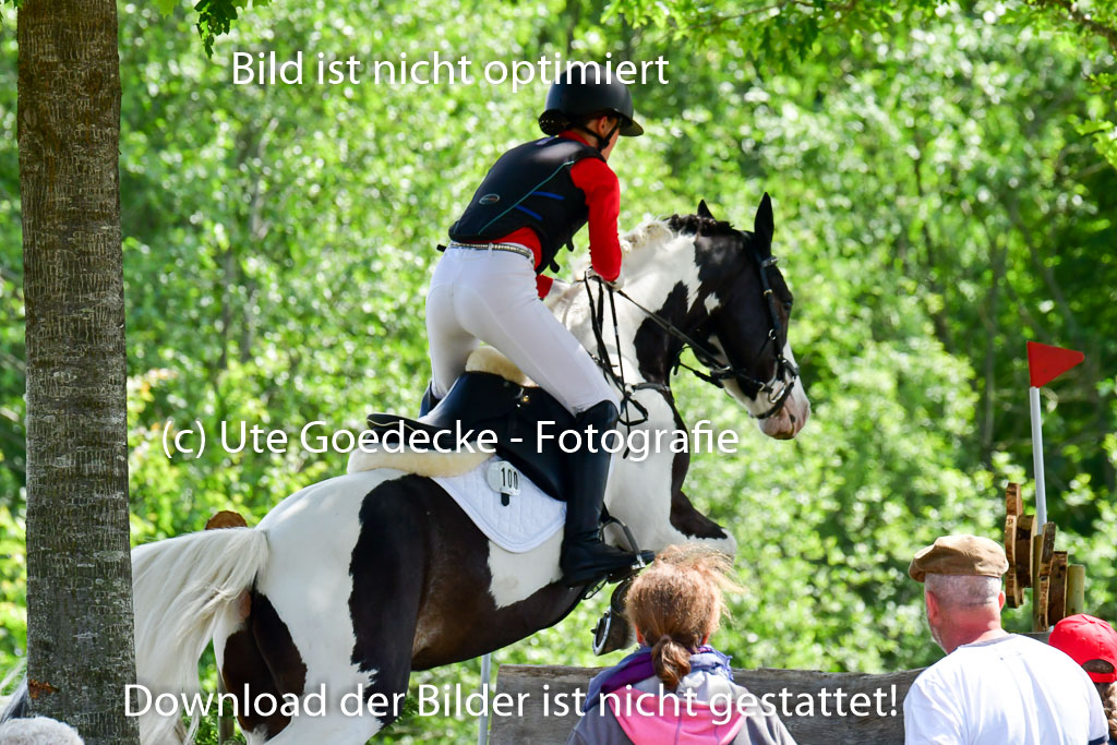 Goldene Schärpe Ponys in Löningen  4+5.6.22 | 04062022 - Gelände  2 Abt _279 