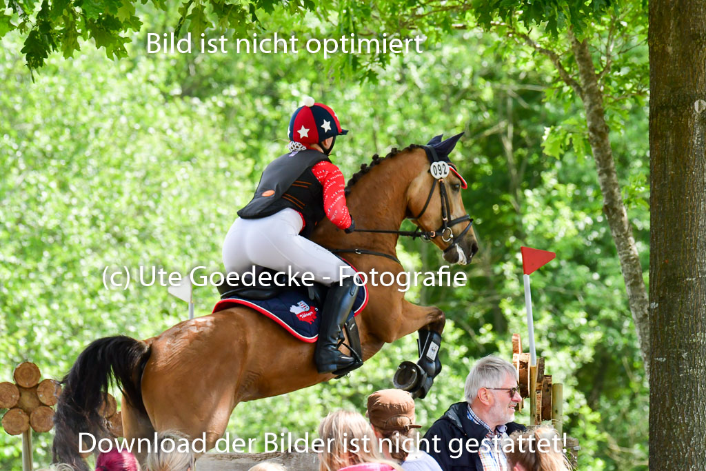 Goldene Schärpe Ponys in Löningen  4+5.6.22 | 04062022 - Gelände  2 Abt _392 