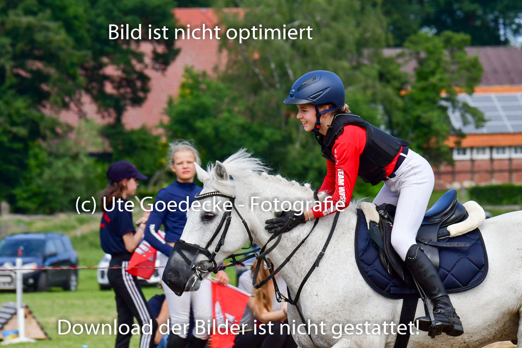 Goldene Schärpe Ponys in Löningen  4+5.6.22 | 04062022 - Gelände  2 Abt _634 