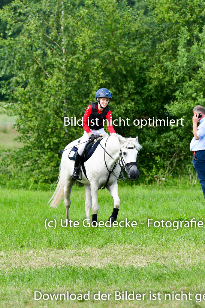 Goldene Schärpe Ponys in Löningen  4+5.6.22 | 04062022 - Gelände  2 Abt _636 