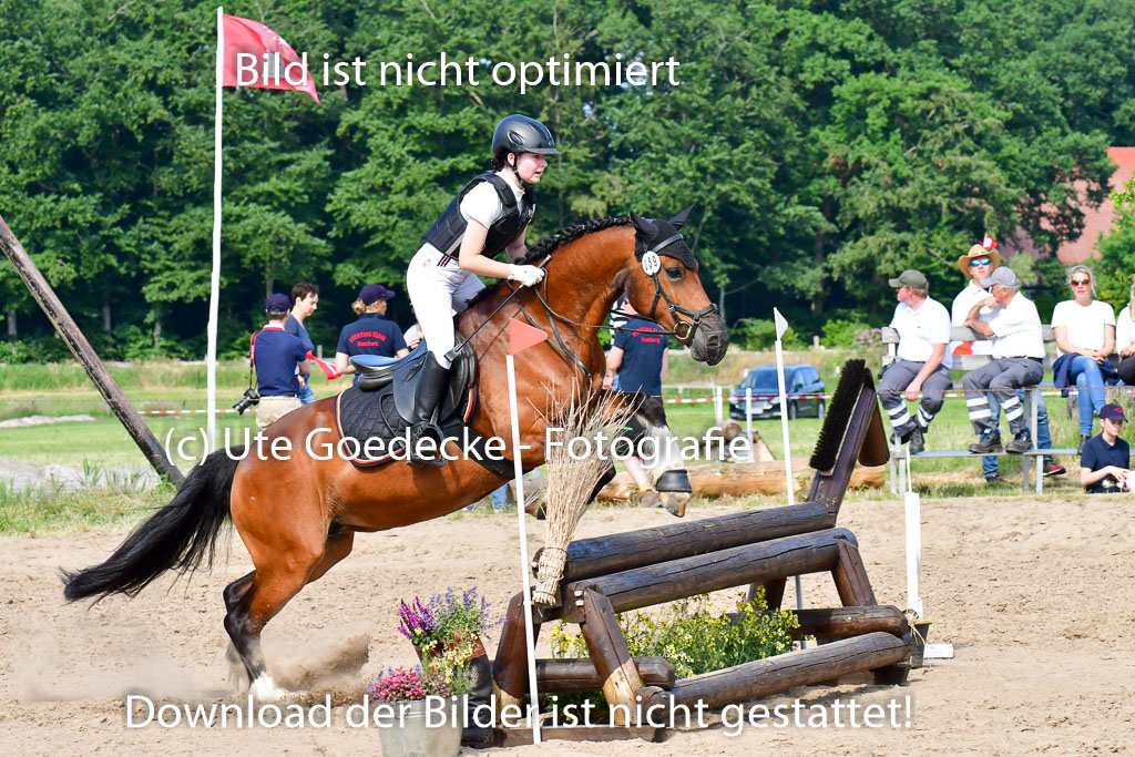 Goldene Schärpe Ponys in Löningen  4+5.6.22 | 04062022 - Gelände  2 Abt _764 