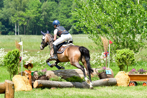 Goldene Schärpe Ponys in Löningen  4+5.6.22 | 04062022 - Gelände  2 Abt _031 