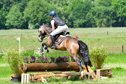 Goldene Schärpe Ponys in Löningen  4+5.6.22 | 04062022 - Gelände  2 Abt _036 