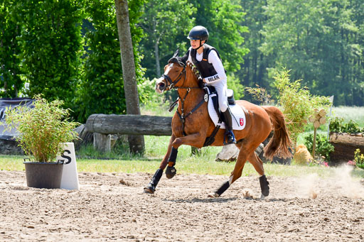 Goldene Schärpe Ponys in Löningen  4+5.6.22 | 04062022 - Gelände  2 Abt _060 