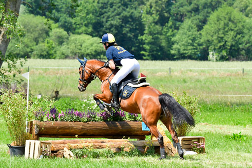 Goldene Schärpe Ponys in Löningen  4+5.6.22 | 04062022 - Gelände  2 Abt _096 