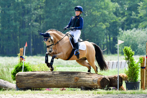 Goldene Schärpe Ponys in Löningen  4+5.6.22 | 04062022 - Gelände  2 Abt _122 